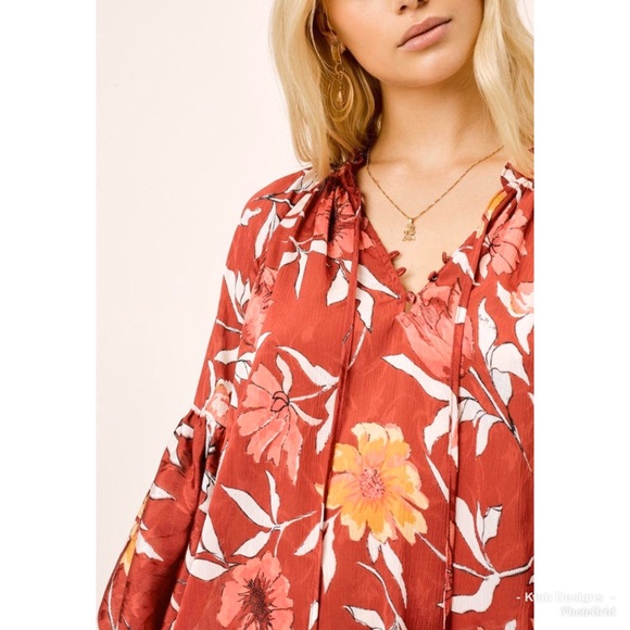 NEW! Gemma Floral Blouse w/Lantern Sleeves! - Picture 5 of 5